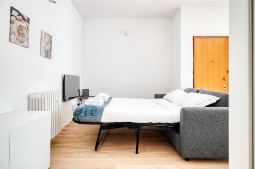 Just Urban Stays - Brand new City Life apartment - 1 min M1 metro
