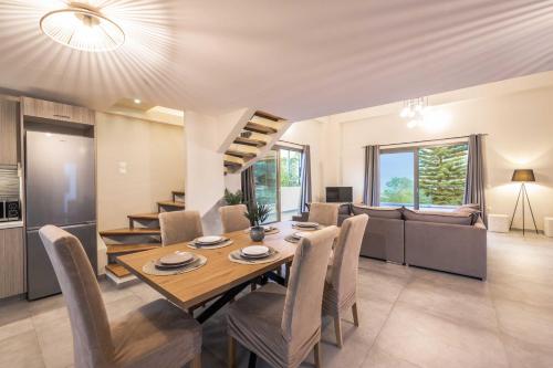Vizantida 3 Bedroom Sea View Maisonette, By TK Premium Stays