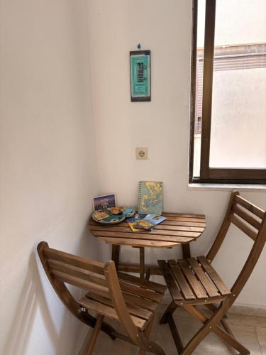 Turquoise house of Agios Nikolaos