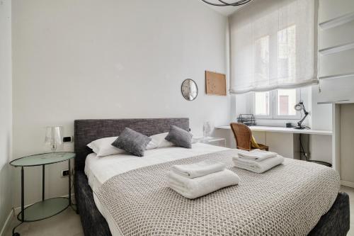 Just Urban Stays - Elegant 2-BR Flat in the Center - Porta Romana M3