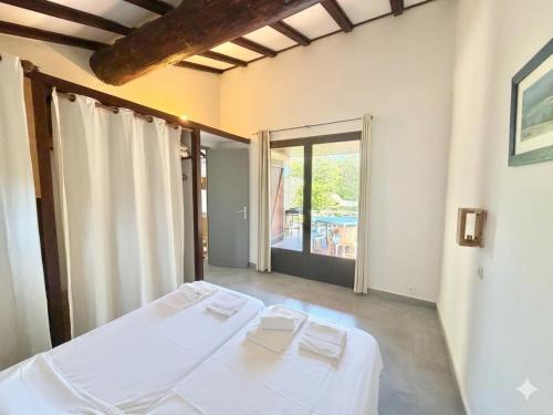 Villa Alando, Santa Giulia