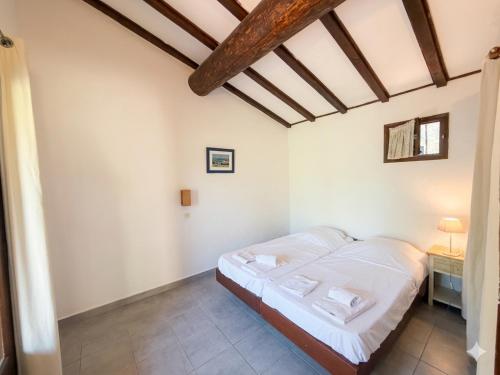 Villa Alando, Santa Giulia
