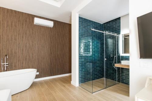 Themis Garibaldi Suites - Central Station