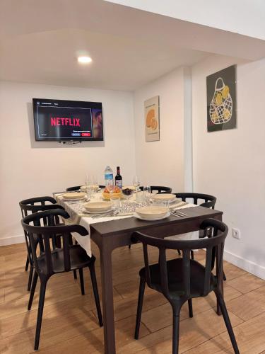 Big 3BR Apartment Near Beach Estoril Cascais