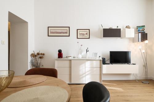 Bay View Apartment