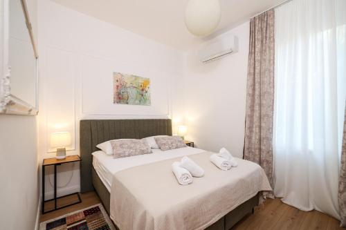Bay View Apartment