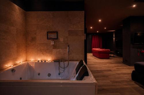 LoveRoom#1 by Pimente ton couple