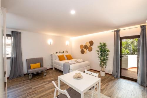 #027 Belavista Studio Pool & Central