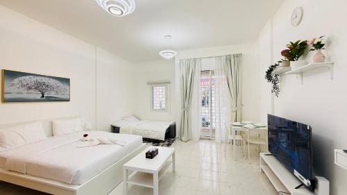U10 Luxury studio with balcony italy cluster international city