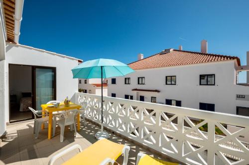 #029 Oura Village Apartment Pool & Nightlife