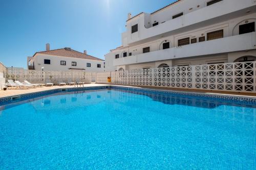#029 Oura Village Apartment Pool & Nightlife