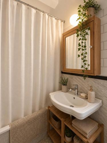 Kypseli Mon Amour 2BR flat Agios Georgios Square