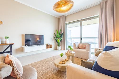Coastal Retreat - 1BR - Beach access - Saadiyat - Near Zayed Museum, Louvre, Cultural District