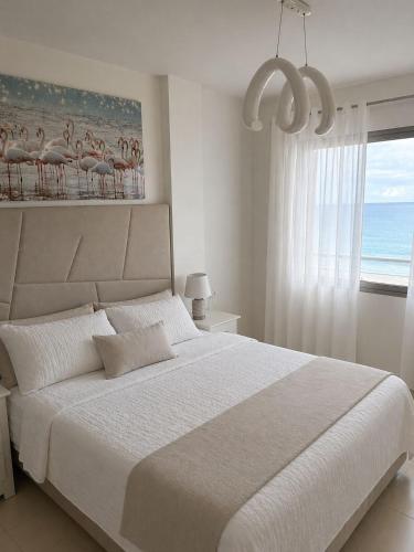 Apartment LOS LOCOS with a sea view by the beach