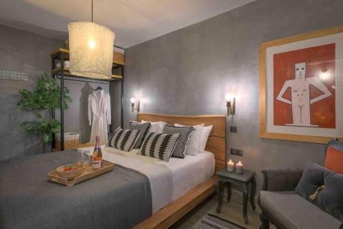 RUBY SUITE Chic Retreat Near Old Town, 2 balconies