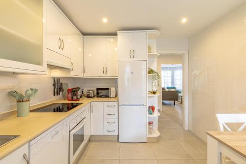 Chic Dream Home, Rooftop BBQ, 9 Pools, Golf Views photo 14