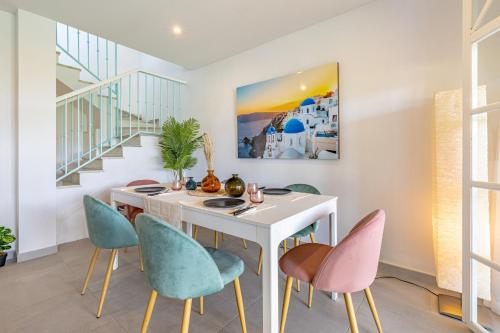 Chic Dream Home, Rooftop BBQ, 9 Pools, Golf Views photo 10