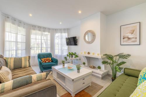 Chic Dream Home, Rooftop BBQ, 9 Pools, Golf Views photo 8