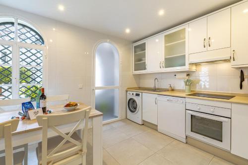 Chic Dream Home, Rooftop BBQ, 9 Pools, Golf Views photo 15