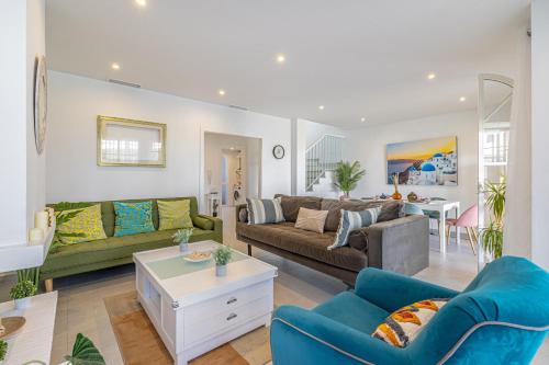 Chic Dream Home, Rooftop BBQ, 9 Pools, Golf Views photo 9
