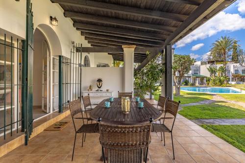 Chic Dream Home, Rooftop BBQ, 9 Pools, Golf Views photo 11