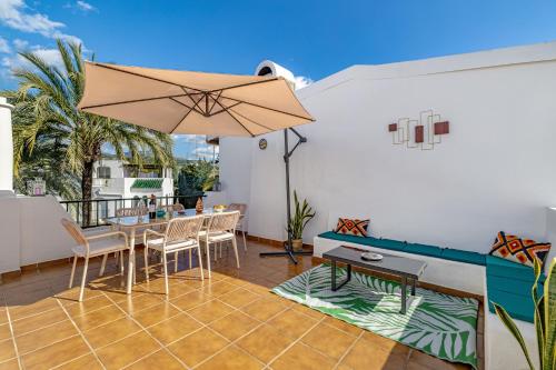 Chic Dream Home, Rooftop BBQ, 9 Pools, Golf Views photo 3