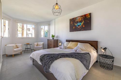 Chic Dream Home, Rooftop BBQ, 9 Pools, Golf Views photo 5