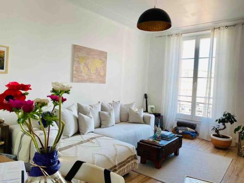Palais Festivals 500 meters Marche Forvile Beach AC