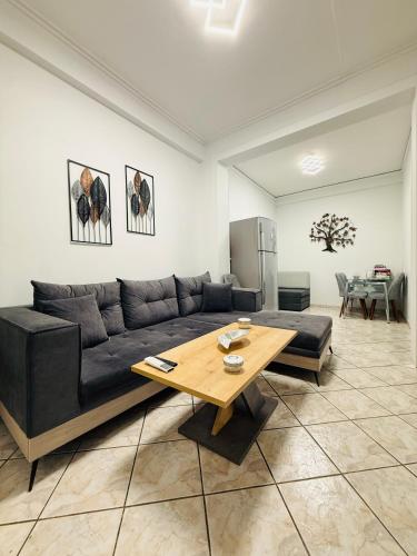 Johnnys cozy apartment in Kallithea