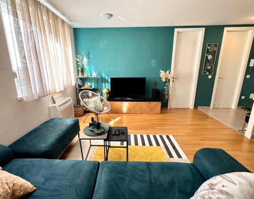 Cozy apartment on top location with private parking