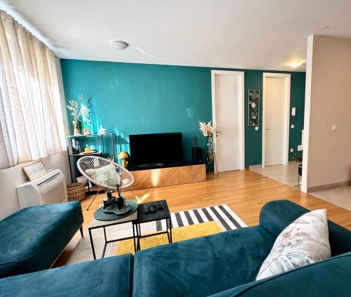 Cozy apartment on top location with private parking