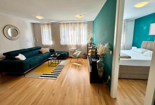 Cozy apartment on top location with private parking