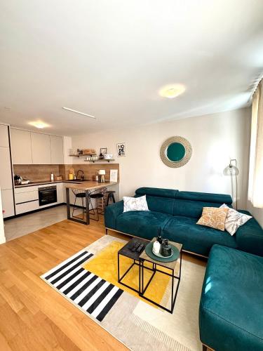 Cozy apartment on top location with private parking