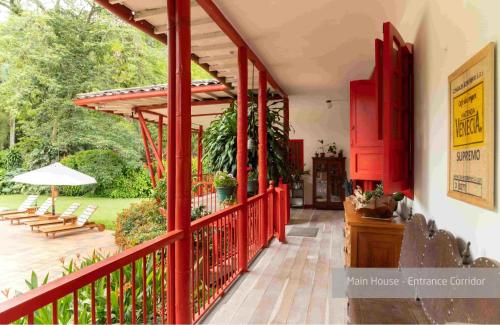 Hacienda Venecia Coffee Farm Hotel — Property building