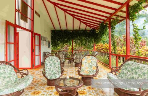 Hacienda Venecia Coffee Farm Hotel — Balcony/Terrace