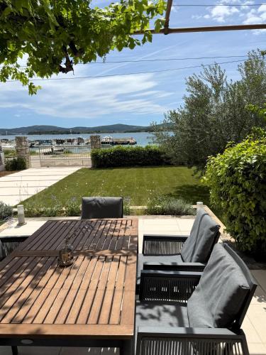 Seafront Villa Oliva