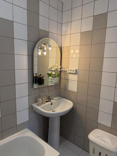 Apartamento encantador com piscina aquecida