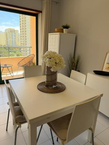 Apartamento encantador com piscina aquecida
