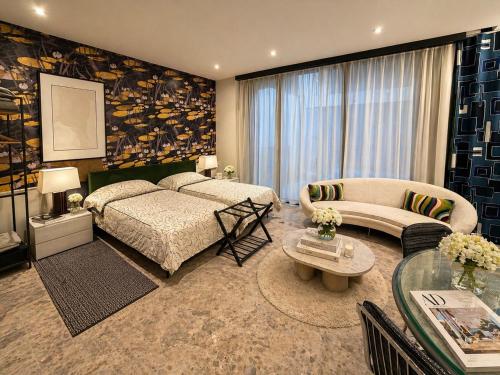 Glass & Charme - Central Suite photo 50
