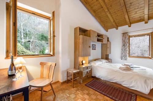 Casa Lara: Cosy Alpine Home Near Lugano + Garden (Sleeps 5) - Happy Rentals