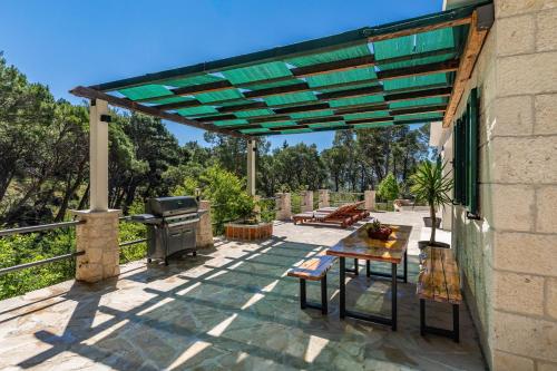 Holiday home with hot tub Makarska - 25243