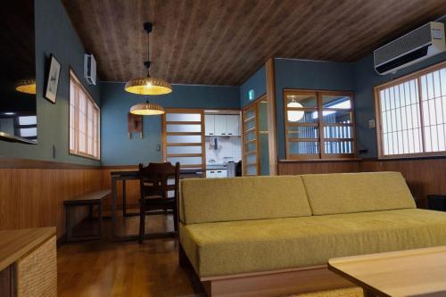 Abode Ojinmachi - Spacious Home Near Old Town with Free Parking for 3 Cars