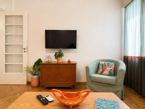 Chic Athens Retreat