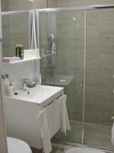 Phòng tắm tại Studio apartment - Green door