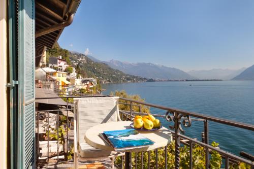 Ein Balkon oder eine Terrasse in der Unterkunft Art Hotel Ristorante Posta Al Lago