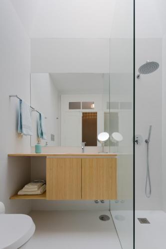 Bilik mandi di Riverwindows