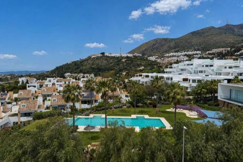 Luxury 4-Bedroom House Rental in Benalmádena with Private Pool