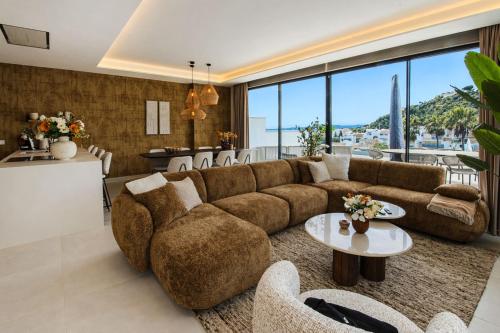 Luxury 4-Bedroom House Rental in Benalmádena with Private Pool