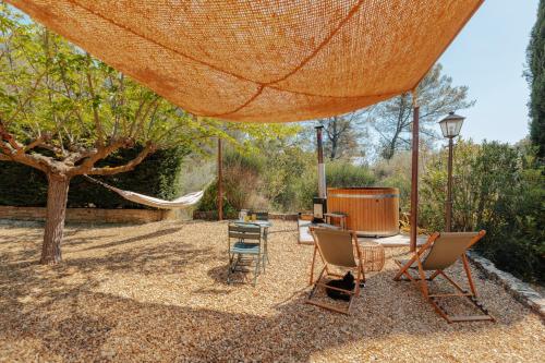 Cabanon Tihou Bain nordique romantique en Provence