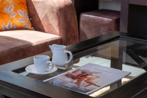 Bright 2-Bedroom Apartment Close to La Croisette & City Centre